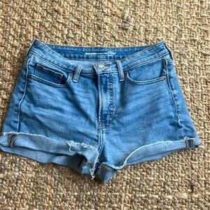 Old Navy Women’s High-Rise Shorts (Size 6)